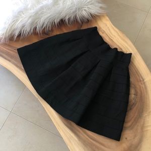 Short full Black skirt